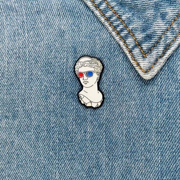 🤩New Oz Enamel Pin Fashionable Greek Sculpture Famous people statue broch White - Picture 1 of 7